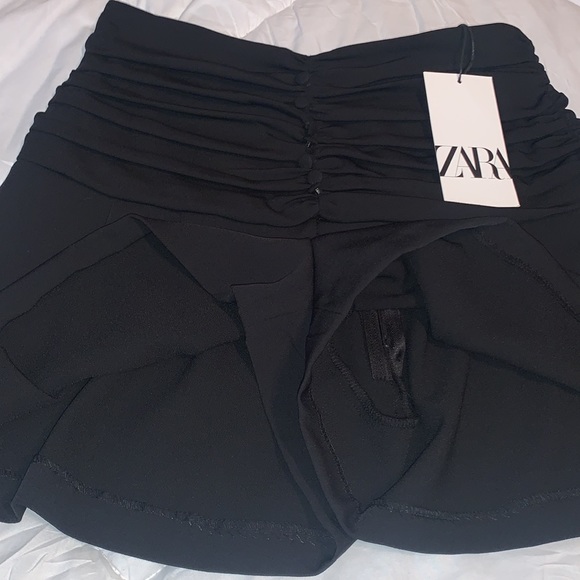 Zara High Waisted Cinched Black Skort- Small - Picture 9 of 9